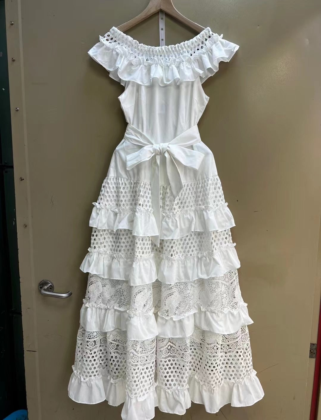 Senior sense stitching water-soluble lace flounce cake dress