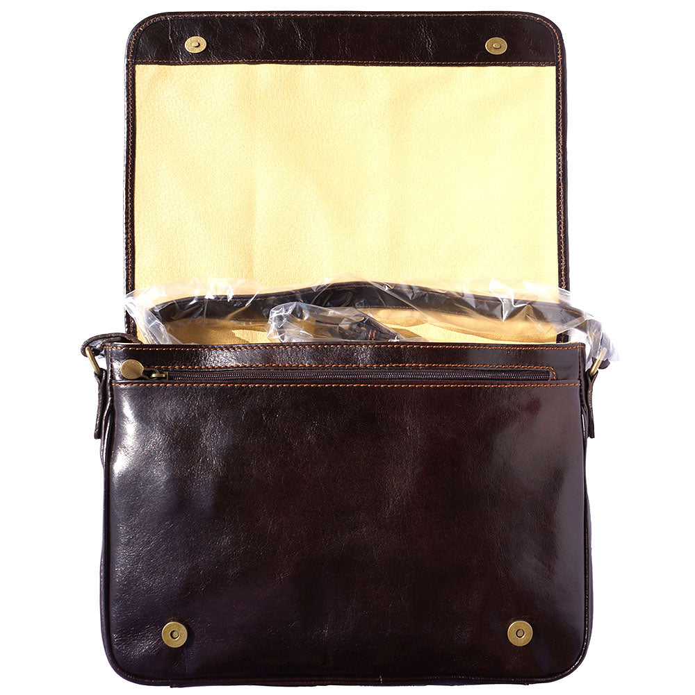 Christopher MM Messenger bag in cow leather