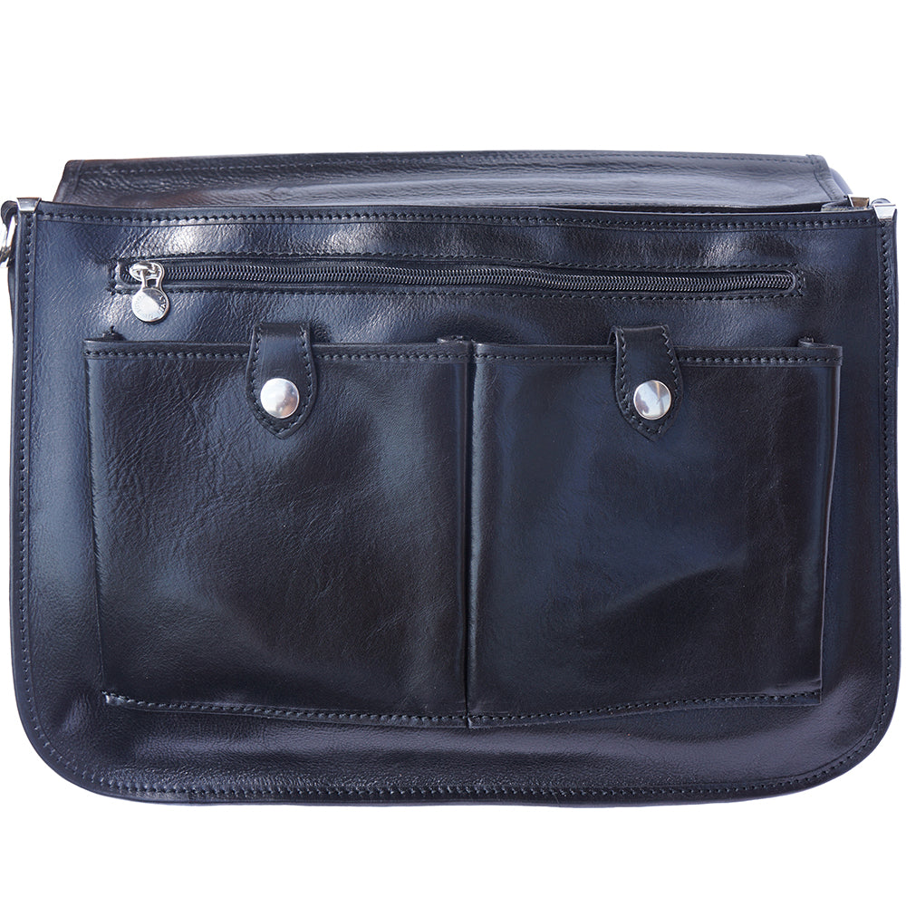 Leather briefcase in two compartments with double pockets on the front