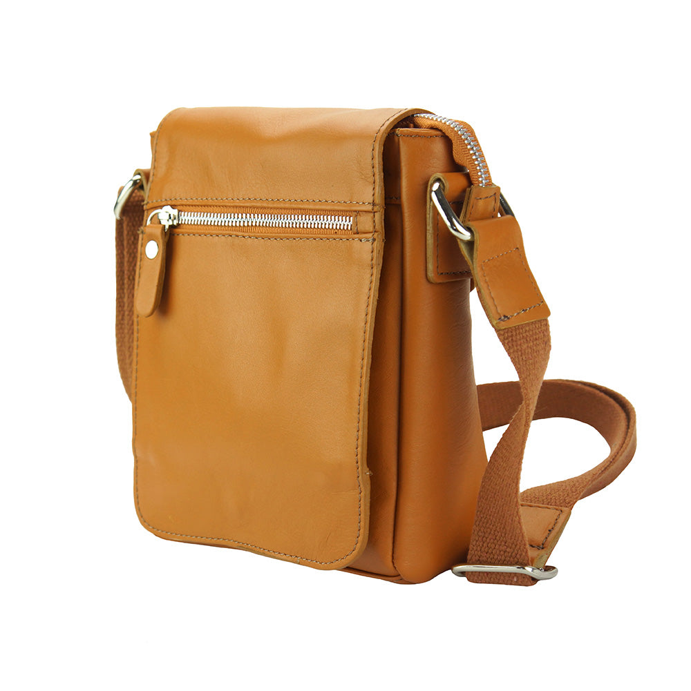Messenger Camillo with genuine leather